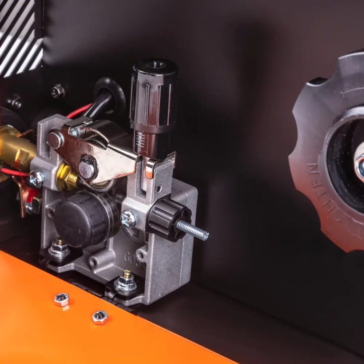 FoxWeld Uno MIG 200 SYN